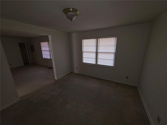 5th image of 3272 Kingston Rd NW