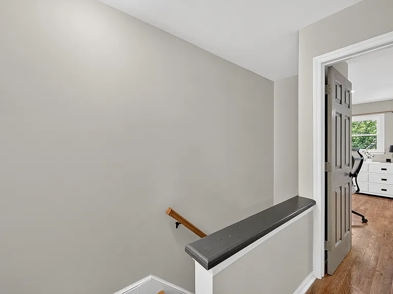 312 W 10th St #312 — Photo 31