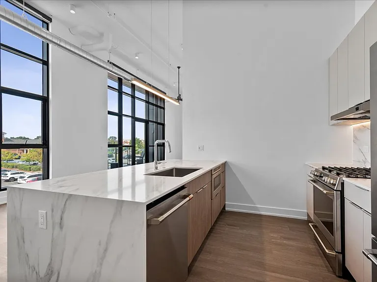 728 Lofts — Photo 34