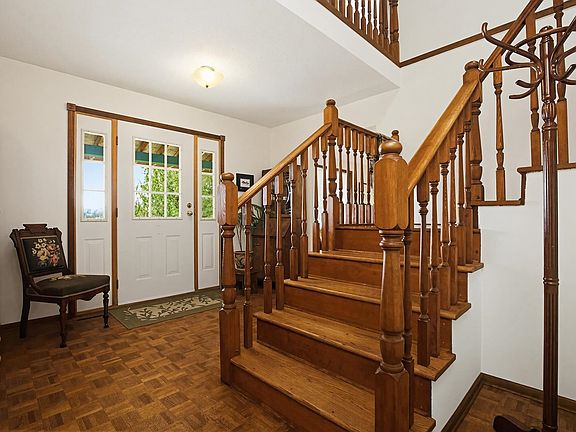 5th image of 30199 Silverdale Ave