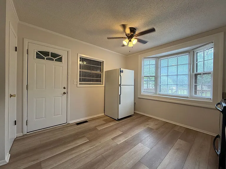 5 Garrett Rd NE — Photo 3