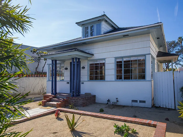 1344 Torrey Pines Rd — Photo 30