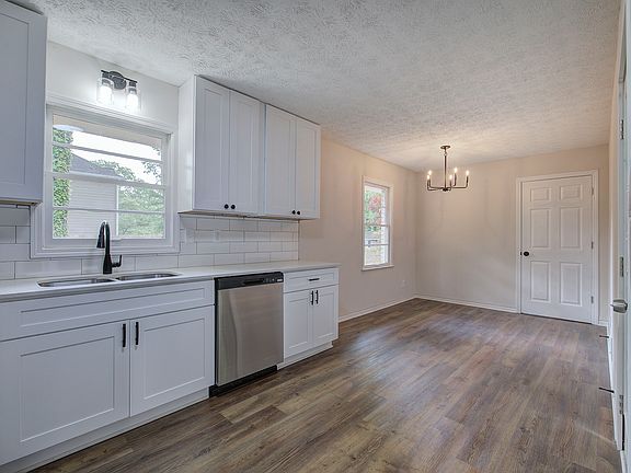 5th image of 4592 Karron Ln
