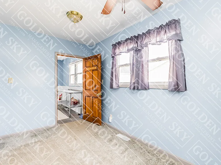 2400 W 10th St — Photo 6