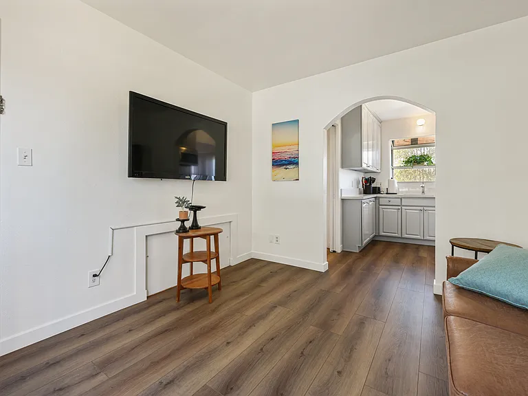 4294 3rd Ave — Photo 9
