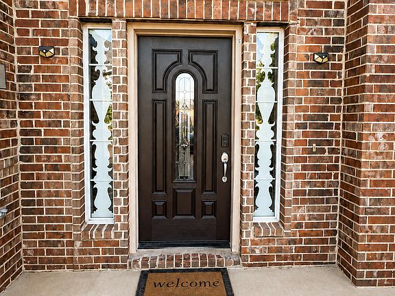 2nd image of 3209 Silver Springs Way