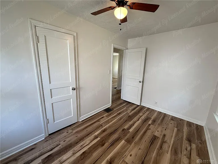 1261 Malden Ave — Photo 13