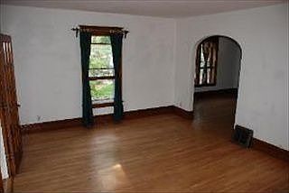 4th image of 409 Herrington Pl