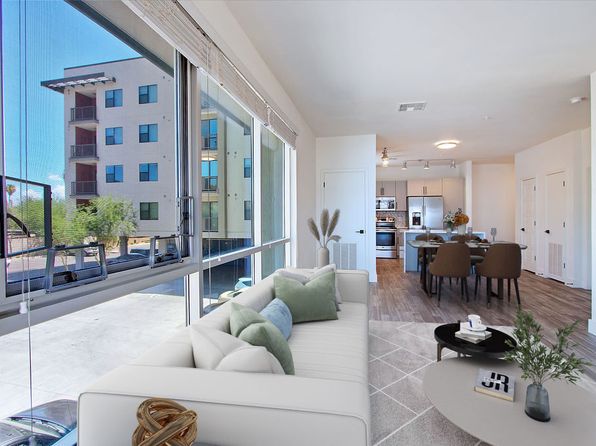 11 S 12th St APT 2129
