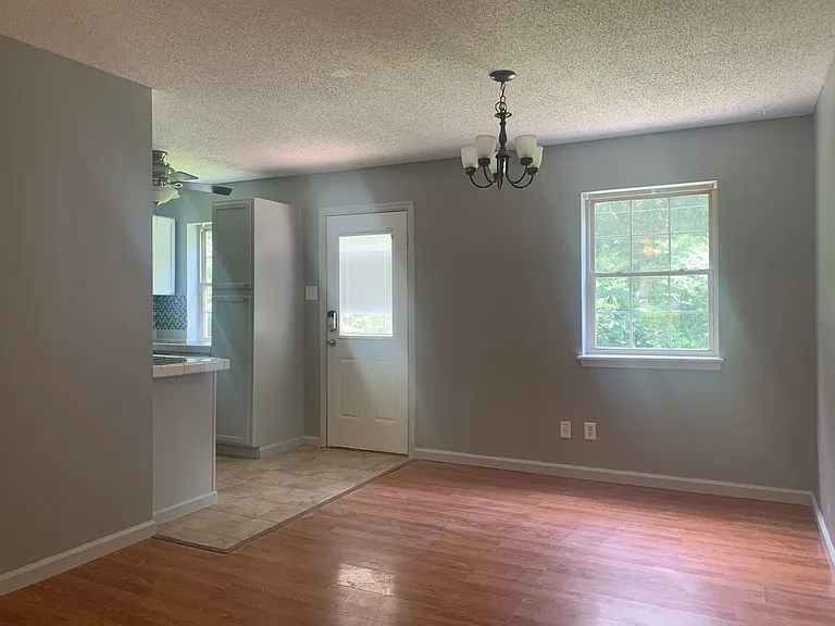 20 Creekdale Dr — Photo 4