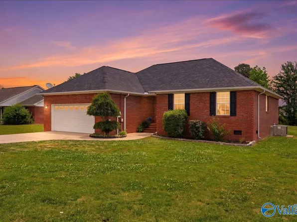 6820 Moores Mill Rd, Huntsville, AL 35811