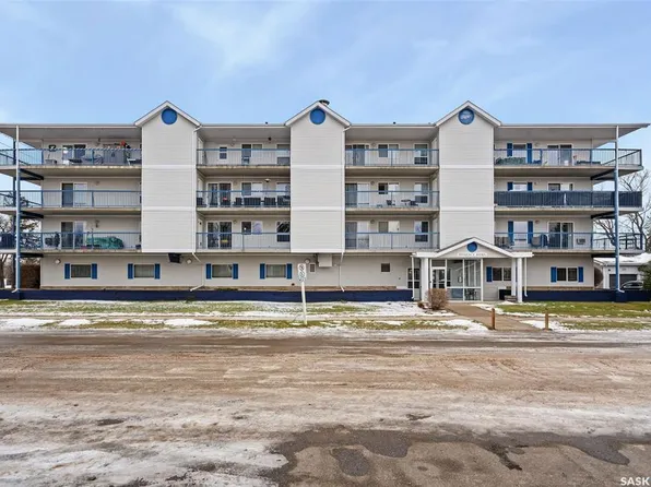 UNIT 301-2501 1st AVENUE W, Prince Albert, SK S6V 5A3