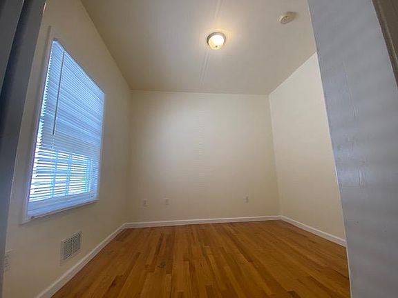 5th image of 220 Clinton Ave #1