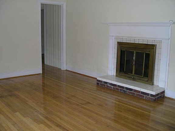 32 Vera Circle Living Room