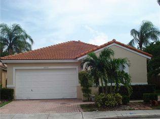 10230 SW 16th St, Pembroke Pines, FL 33025