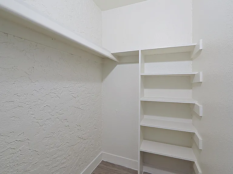 Allora Phoenix Apartments — Photo 9