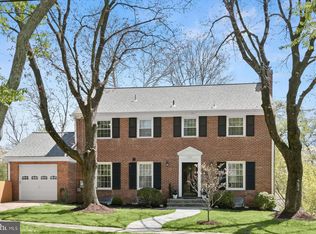 6216 Hollins Dr, Bethesda, MD 20817