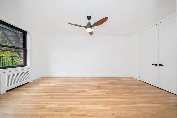 Bedroom, photo 2