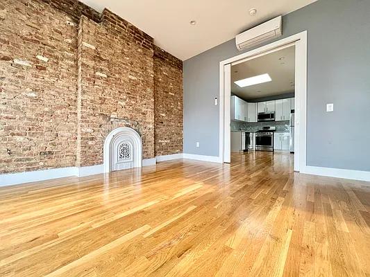 Rented by Pear NYC LLC | media 6