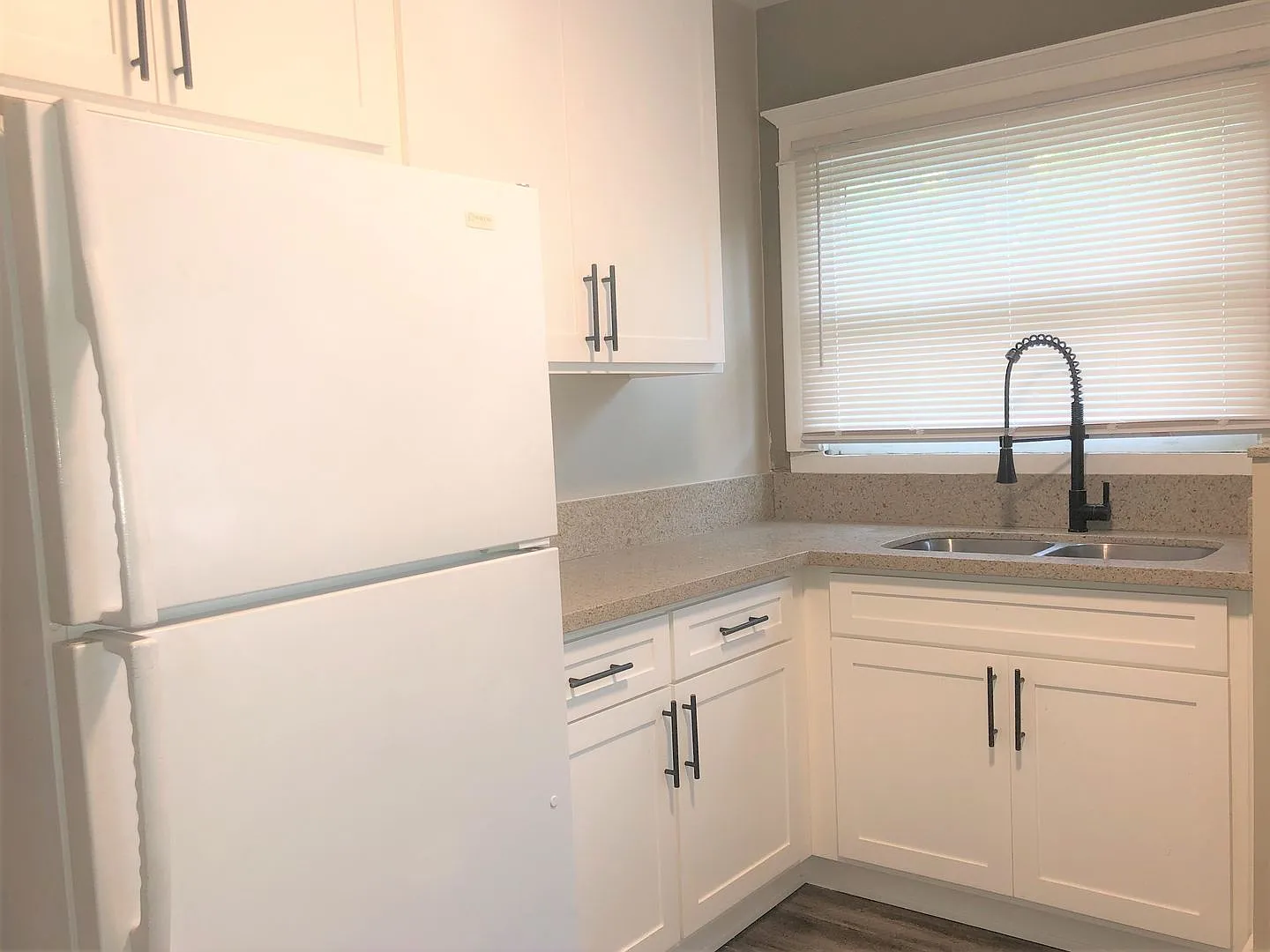 941 Cedar — Photo 1