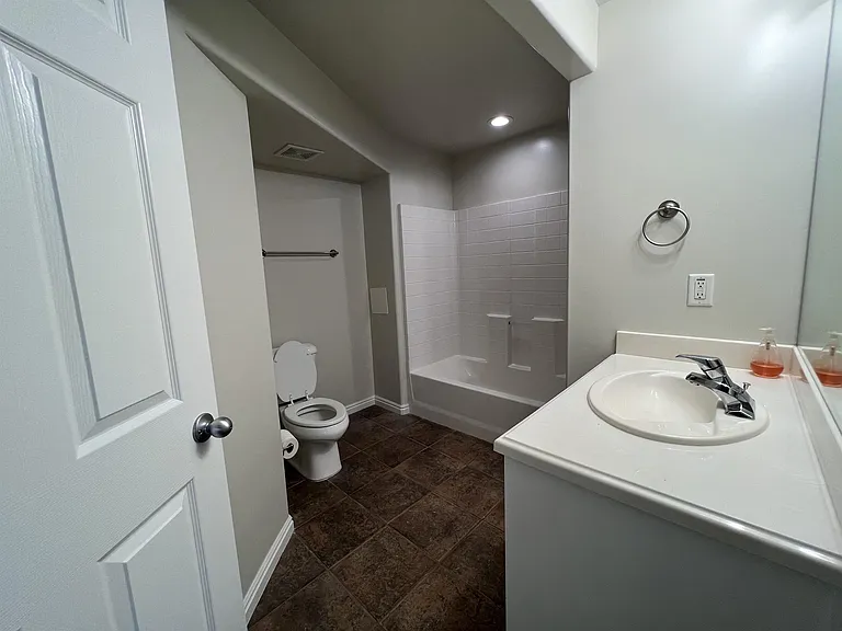202 E White Spruce Cv — Photo 25