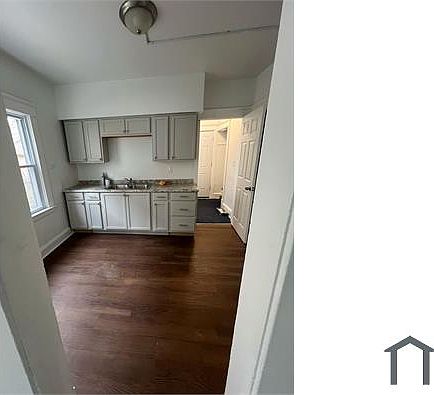 4th image of 12006 Cromwell Ave