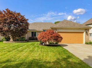 39265 Canterbury Dr, Harrison Township, MI 48045