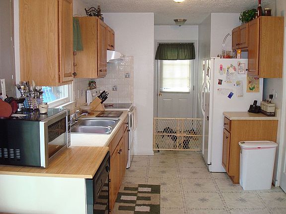 3rd image of 79 Forest Haven Dr