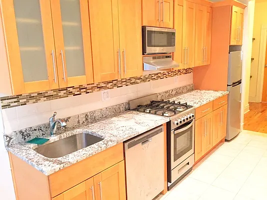 Rented by Rapid Realty Cobble Hill | media 47