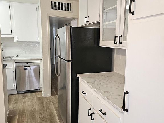 5th image of 2508 W DIANA Avenue