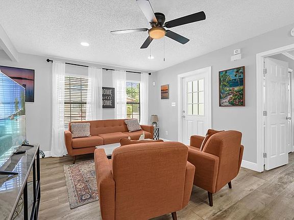 4th image of 508 Boxelder Ave