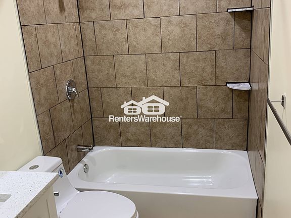 5th image of 603 Oakland Hills Ct APT 402