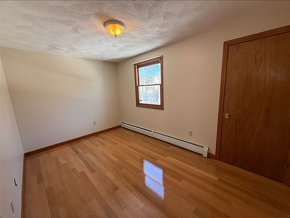 5th image of 6-8 Christine Cir #6