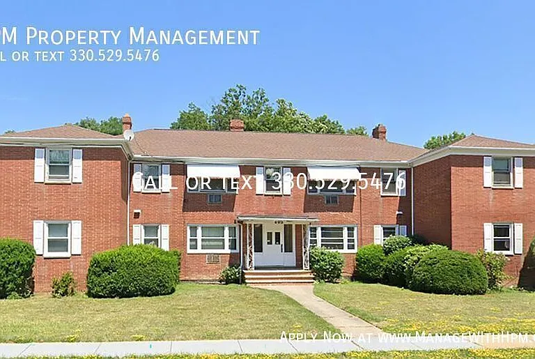 893 S Green Rd #8 — Photo 1