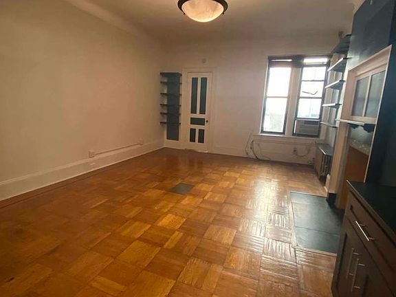 4th image of 309 W 84th St #2A8