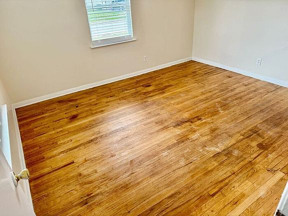4th image of 529 Buena Vista Dr