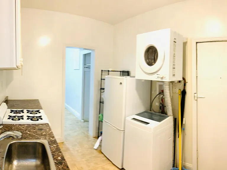 309 3rd St #1R — Photo 2