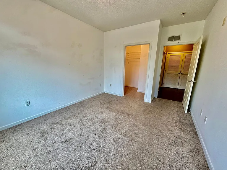 619 8th St SE #309 — Photo 17