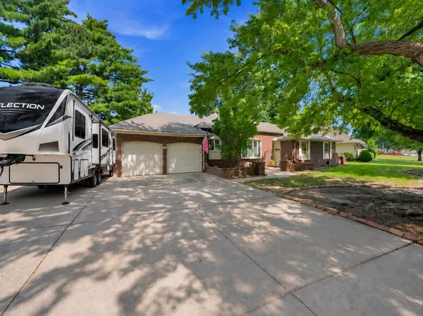 1135 N Patrick Henry St, Derby, KS 67037