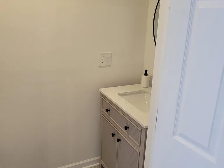 142 E Youngs Ave #3 — Photo 18