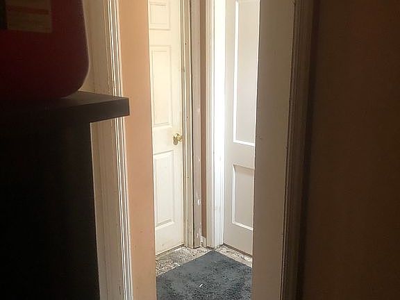5th image of 2229 E Dudley Ave