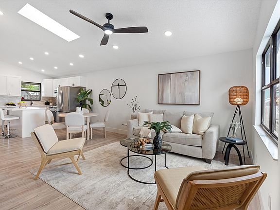 2nd image of 8715 Sol Terrace