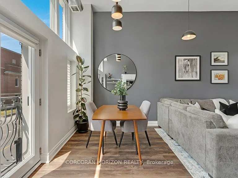 276 King St W #209 — Photo 18
