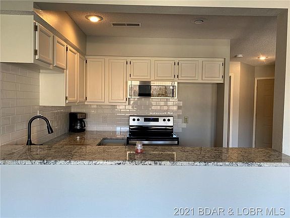 4th image of 907 Crawford Dr #206