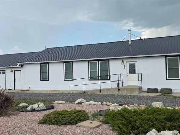 181 Rock Ridge Dr, Torrington, WY 82240