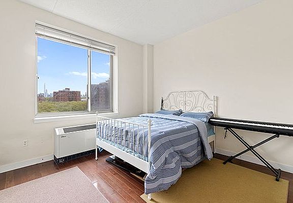 5th image of 40 W 116th St APT A814