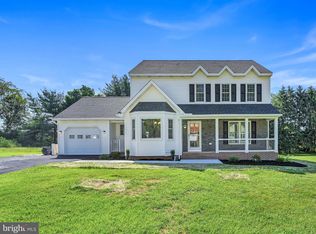 16 N Shaffer Dr, New Freedom, PA 17349