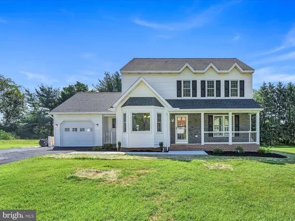 16 N Shaffer Dr, New Freedom, PA 17349