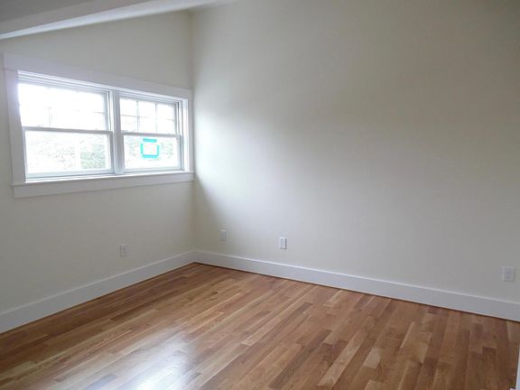 4th image of 236 Edgartown Vineyard Haven Rd #4