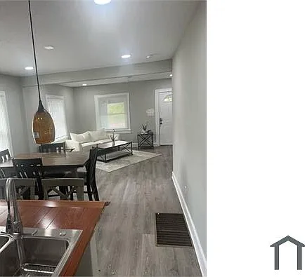 3 bed, 1300 sqft, $1,800 — Photo 1